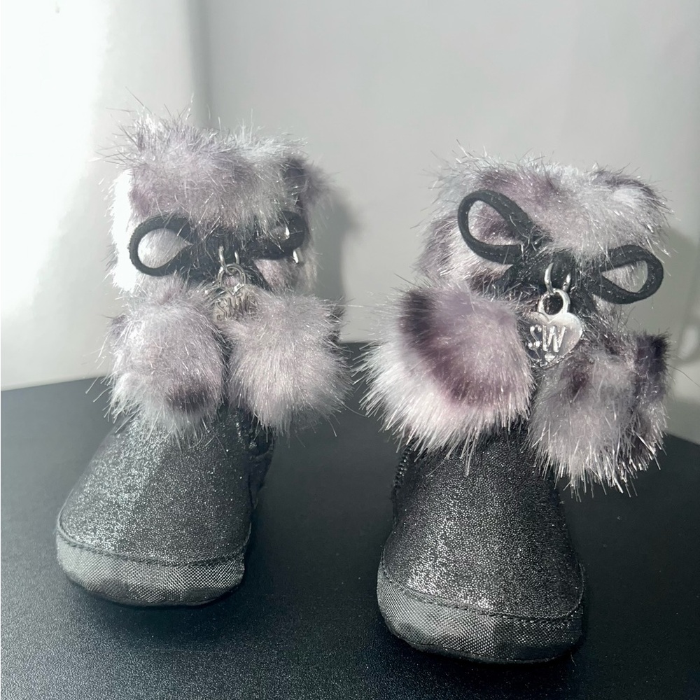 Stylish Black Fur-Trimmed Boots